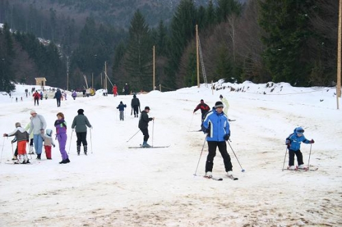 Sărbătorile Zăpezii pe pârtia de schi de la Drăguş