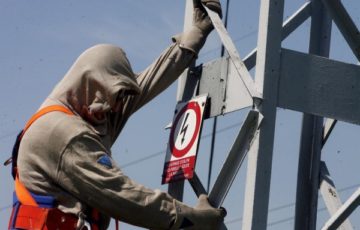 21 de sate lăsate fără cablu telefonic