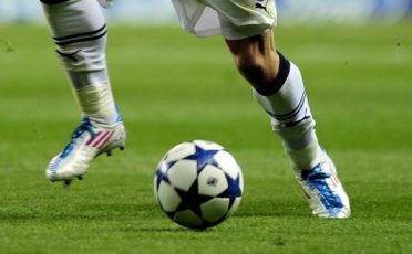 Liga a IV-a: două albe, una neagră