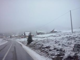 Zăpăda mieilor la poalele Făgăraşilor