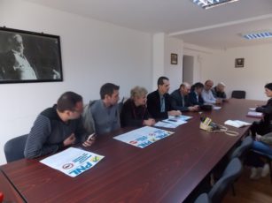 Strângere de semnături pentru taxă pe TIR-uri