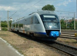O persoană a fost accidentată mortal, la Vlădeni, de trenul Sibiu-Brașov. Traficul a fost reluat