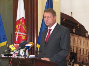 Iohannis pierde din popularitate