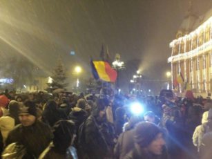 VIDEO | Mii de brașoveni: „Monarhia salvează România”!