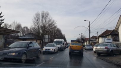 Trafic îngreunat pe strada Doamna Stanca