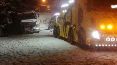 Dezastru pe drumurile din Brașov și Sibiu, din cauza zăpezii!