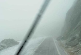 Un nou cod galben: vânt cu viteze de 70 - 80 km/h și ninsori