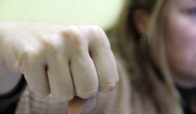 Bărbat bătut de concubina băută