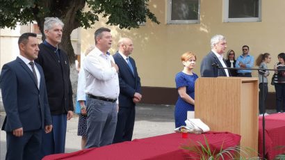 Inspectorul școlar Ion Negrilă, la deschiderea anului: Ateism fără Dumnezeu nu există