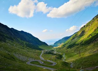 Circulaţie restricţionată pe Transfăgărăşan, sâmbătă și duminică