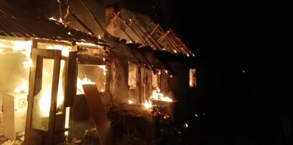 FOTO | Incendiu în Comăna de Sus
