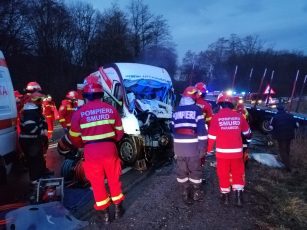 Accident rutier grav pe DN 1, la Fântânița Haiducului. Doi oameni au murit