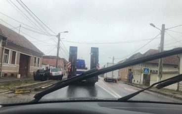 Patru autovehicule avariate în două accidente, pe DN 1