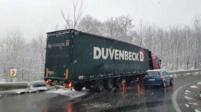 Traficul rutier pe DN 1, îngreunat de condițiile meteo. Precipitațiile continuă până miercuri