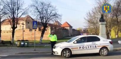„Noi suntem la muncă pentru voi, voi stați acasă pentru noi!”