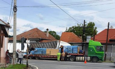 Cu TIR-ul pe sens opus, în Sâmbăta de Jos (video)