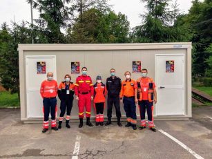 Container pentru decontaminare, în curtea Spitalului Făgăraș