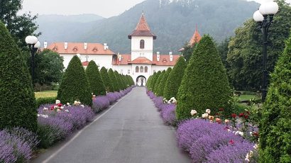 16 biserici și o mănăstire din Țara Făgărașului, în sărbătoarea hramului