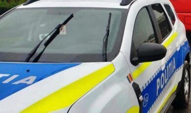 Un șofer de 80 de ani s-a răsturnat cu mașina în apropiere de Vlădeni