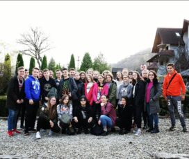 Fundația Comunitară Țara Făgărașului: încep evenimentele din cadrul proiectului Educație pentru TINEri - YouthBank