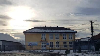 Preșcolarii și elevii din Sâmbăta de Sus primesc cadouri de 10 mii de lei