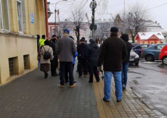 Cum poți evita cozile de la ghișeele pentru plata taxelor și impozitelor