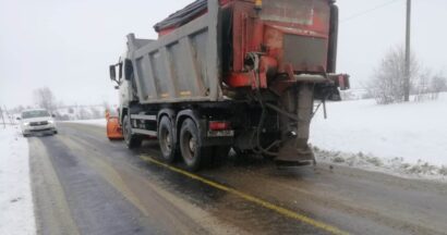 Peste 150 t de sare, pregătite pentru deszăpezirea șoselelor din zona Șercaia - Făgăraș - Cincu