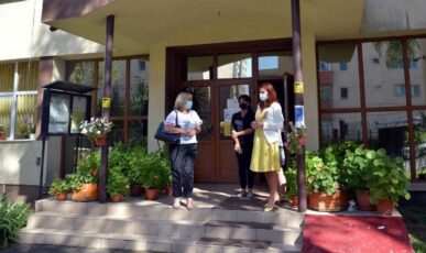 Purtarea măștii de protecție,  obligatorie în anumite spații publice deschise din județul Brașov