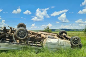 Cu roțile în sus, în decor