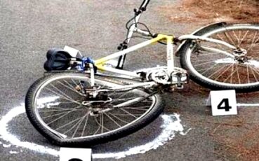 Copil pe bicicletă, accidentat de un șofer