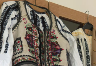 Concurs de fotografie cu costume populare