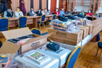 Școlile din Făgăraș primesc defibrilatoare automate