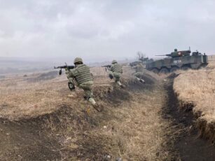 Soldații francezi din Cincu se plâng de condiții mizere: „Mi-e foame, mi-e frig, mi-e somn”