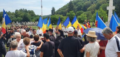 FOTO Luptătorii împotriva comunismului, pomeniți la Mănăstirea Sâmbăta