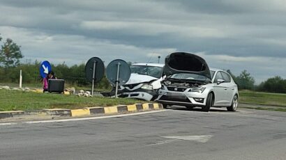 Mașină de poliție cu radar, implicată în accident rutier la Perșani