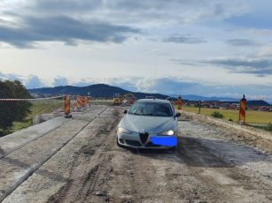 „Șmecher” amendat pentru că a traversat un pod aflat în reconstrucție, închis circulației