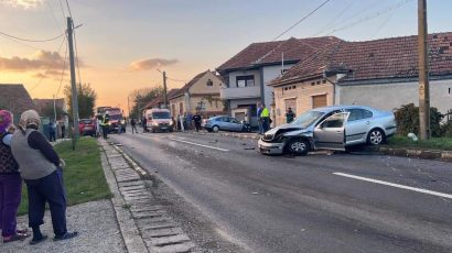 Un șofer, în stare gravă după ce două mașini s-au ciocnit în Mândra