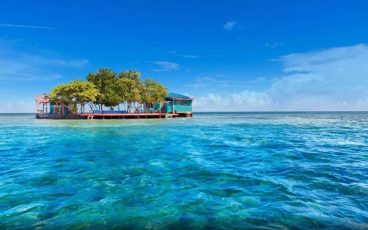 O insulă din Caraibe se închiriază mai ieftin decât un apartament din Poiana Brașov