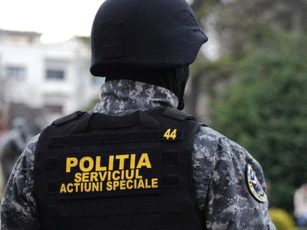Cămătari săltați de mascați, la Victoria. Interlopii cereau dobânzi de 40% victimelor
