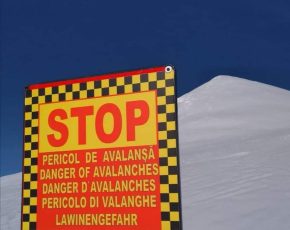 Risc mare de avalanşă, de 4 din 5, în munţii Făgăraş