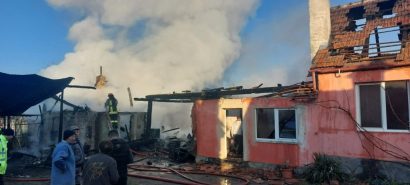Casă distrusă de incendiu la Șinca Veche