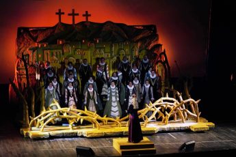 Corul Madrigal prezintă Spectacolul „Săptămâna Patimilor” la Brașov