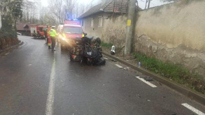 Două victime la Drăguș, după ce un ATV a intrat într-un stâlp electric din beton