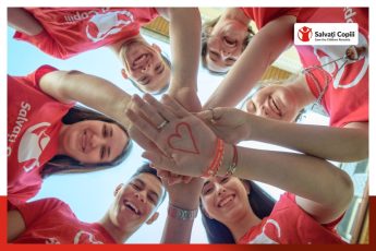 Peste 50% dintre copiii români vor să plece din țară