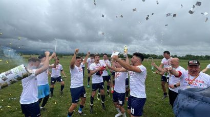 AFCS Carpați Berivoi, campionii ligii a V-a din zona Făgăraș, promovează în liga a IV-a