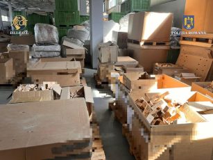 Droguri vândute minorilor, în vape-uri și în dulciuri. 121 de percheziții la Brașov, Sibiu și în alte 21 de județe