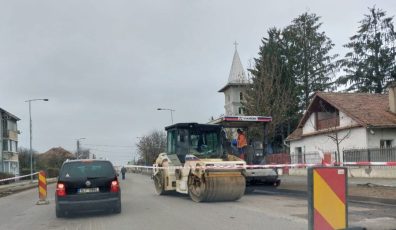 Lucrări de asfaltare în Făgăraș, pe DN 1