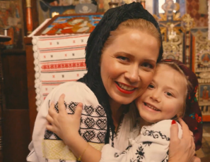 Diana Gribincea a lansat o colindă interpretată împreună cu Iris, fiica ei