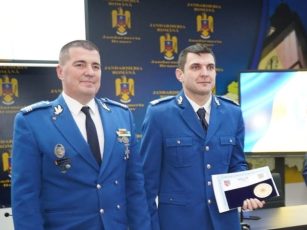 Doi jandarmi din Făgăraș au primit distincții pentru „fapte deosebite puse în slujba comunității”