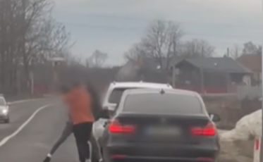 Bătaie pe DN1, între Făgăraș și Sibiu, după o șicanare în trafic. Poliția, acuzată că nu își face treaba